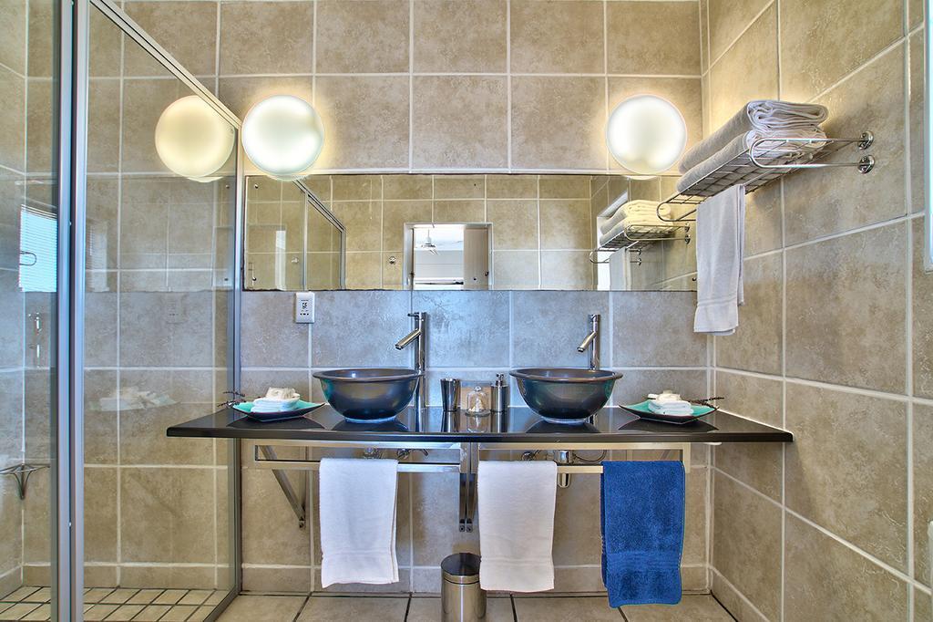 At The Rocks Guesthouse Langebaan Extérieur photo