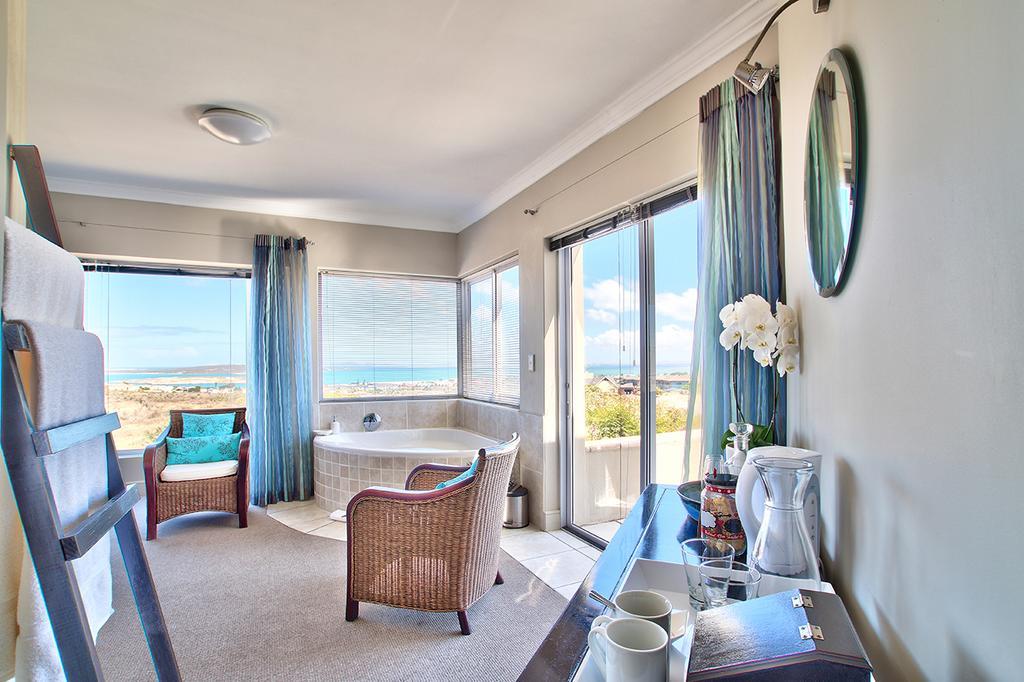 At The Rocks Guesthouse Langebaan Extérieur photo