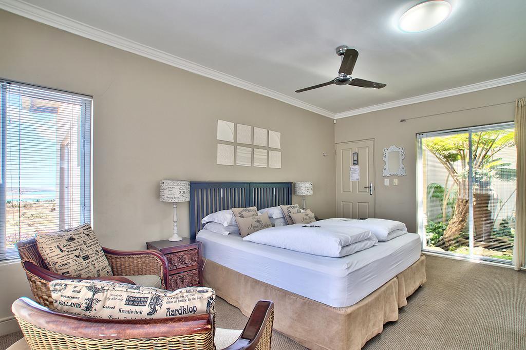 At The Rocks Guesthouse Langebaan Extérieur photo